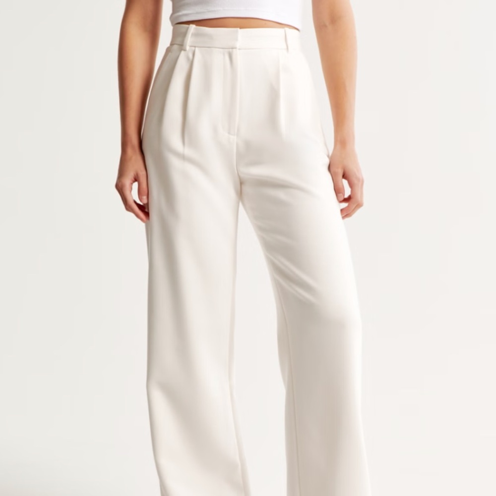 Abercrombie Tailored Wide Leg Pant in Cream Size Medium